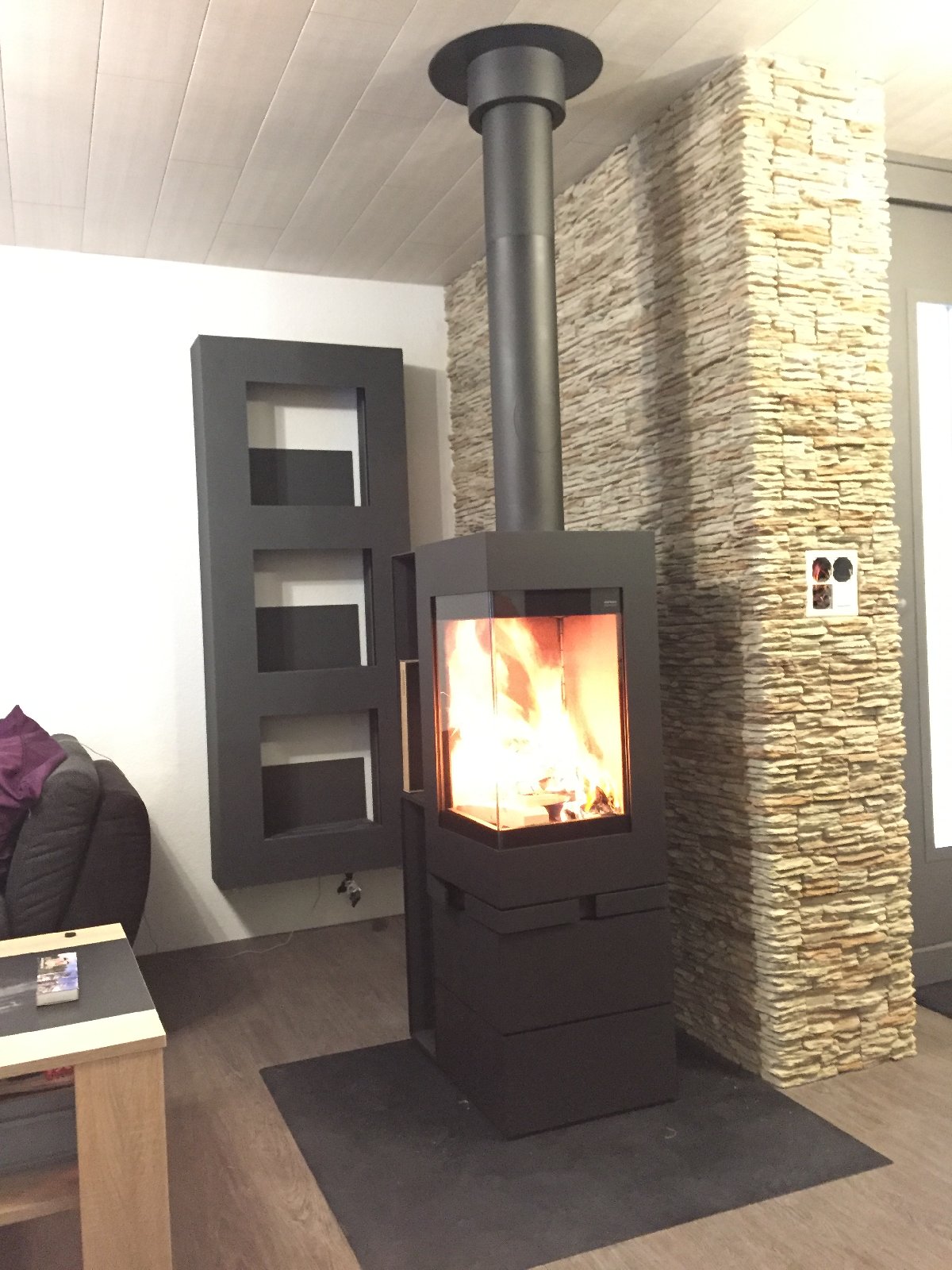 Poêle à bois Skantherm Elements 400 angle - Carron-Lugon