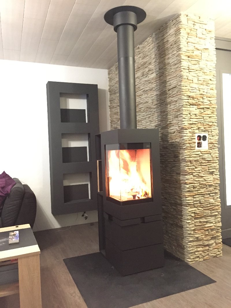 Poêle à bois Skantherm Elements 400 angle - Carron-Lugon