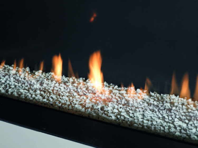 Openhaarddecoratie : kleine witte steentjes