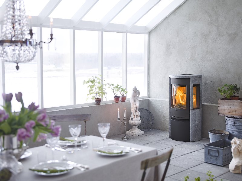 Contura 556T zwart met deur