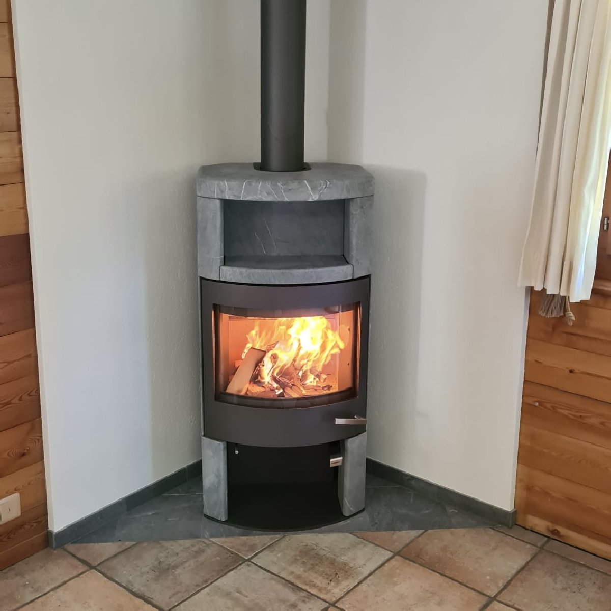 Poêle à bois Skantherm Ator+ - Carron-Lugon