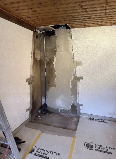 Protection de la zone et démontage de la cheminée - Carron-Lugon